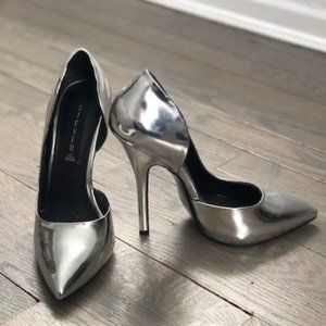 Steve Madden Newbee Metallic Pumps